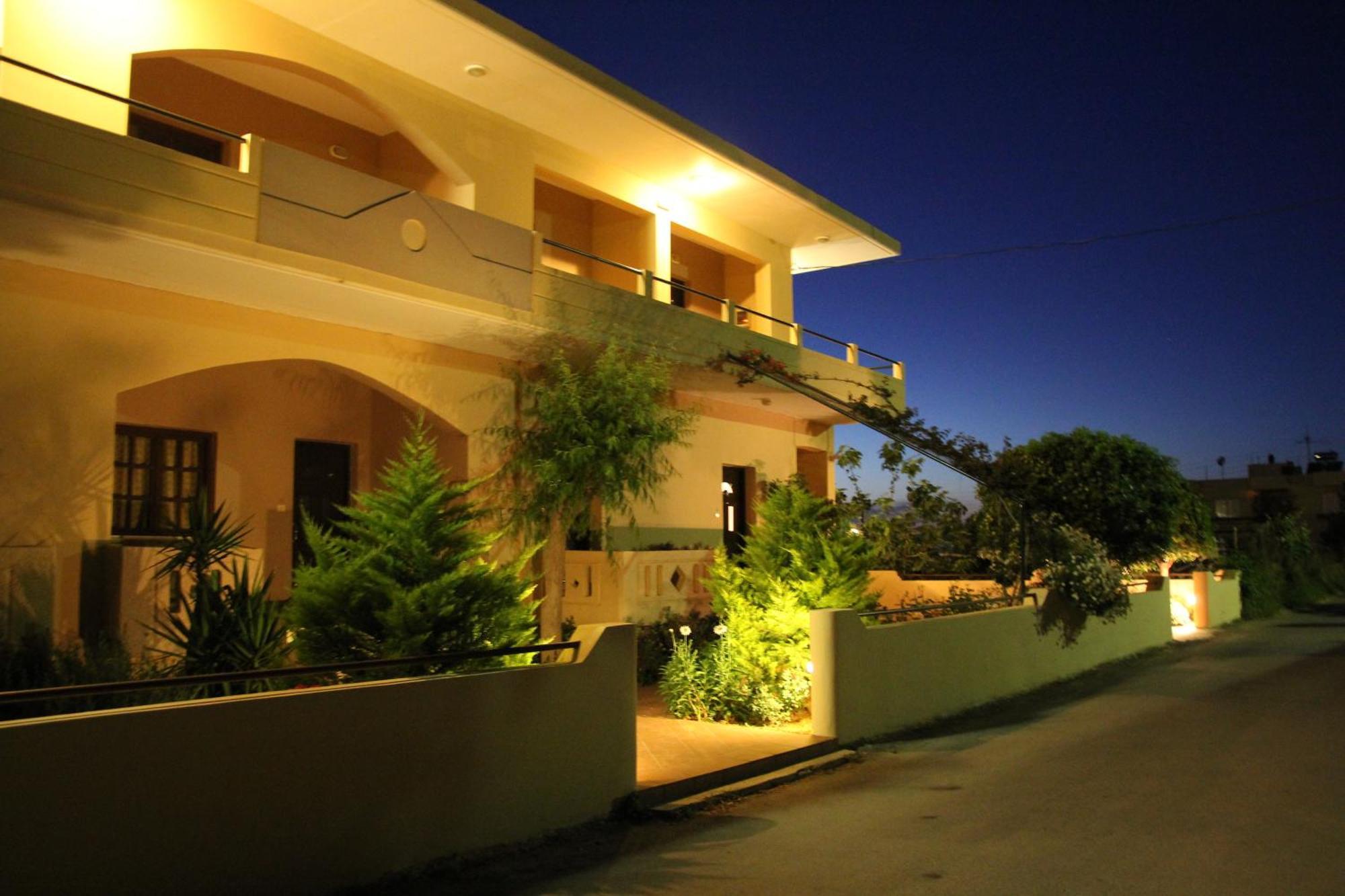 Argo Apartments Като-Даратсо Экстерьер фото